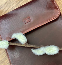 Load image into Gallery viewer, Personalised Luxury Leather RFID/ Faraday Key Pouch
